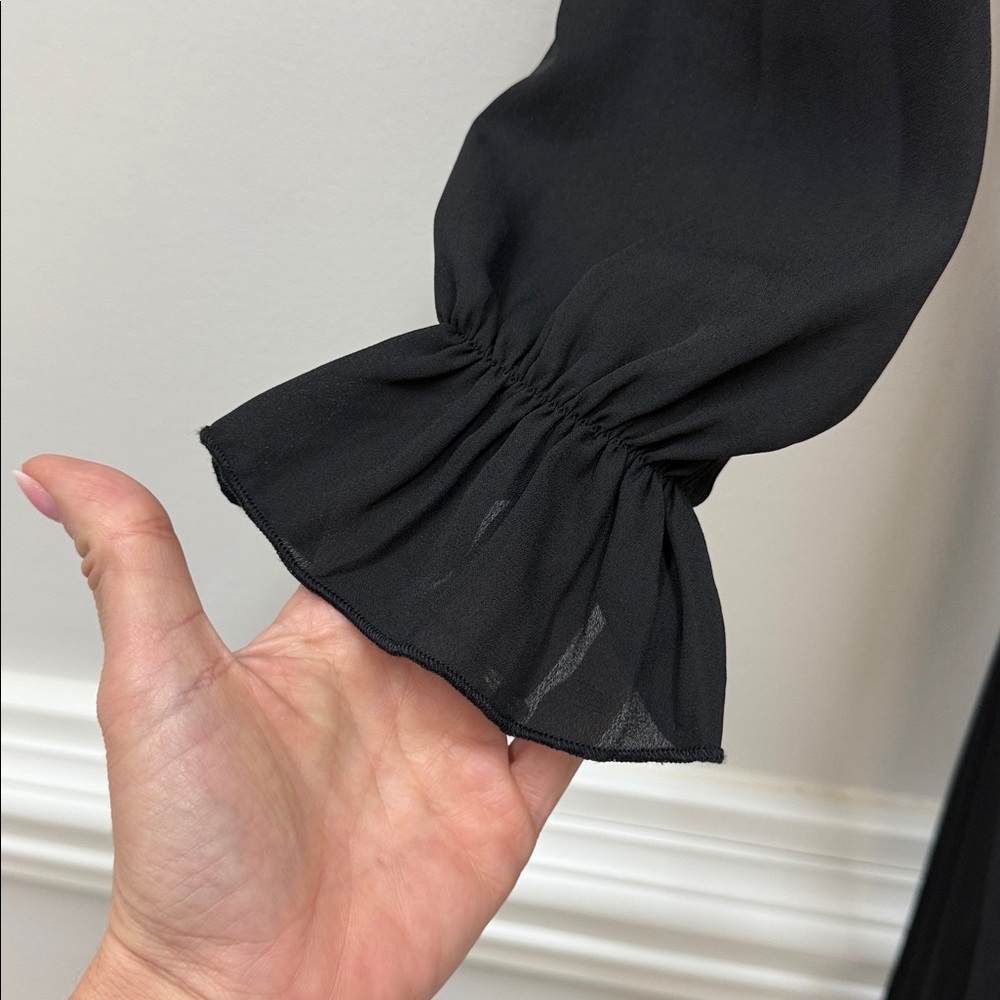 BBX Lephsnt Elegant Black Accordian Detail Dress Sz Small! - Picture 5 of 10